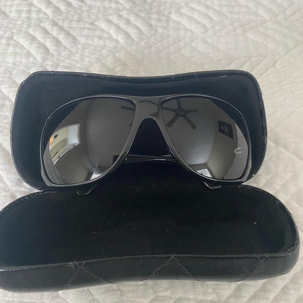 Chanel Black Quilted Sunglasses Case - Picture 2 of 9